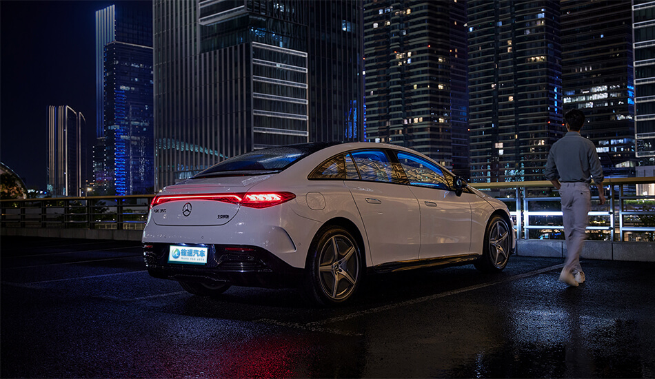 Mercedes Benz EQE-Sedan